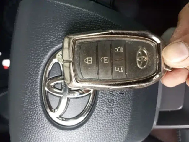 Toyota Sienna — Фото автомобиля 8