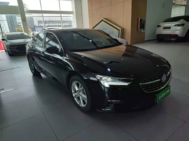 Buick Regal — Фото автомобиля 3