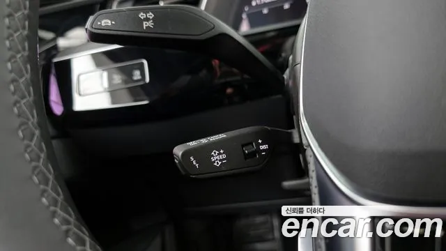Audi e-tron — Фото автомобиля 16