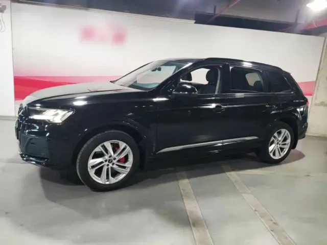 Audi Q7 — Фото автомобиля 2