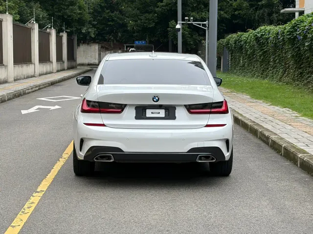 BMW 3 Series — Фото автомобиля 22