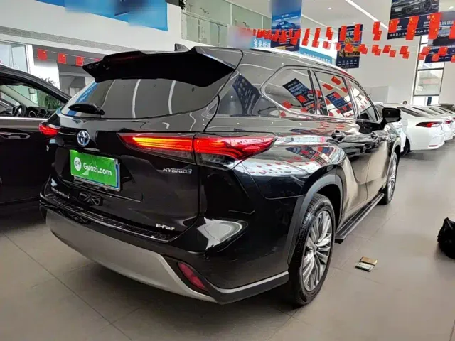 Toyota Highlander — Фото автомобиля 6