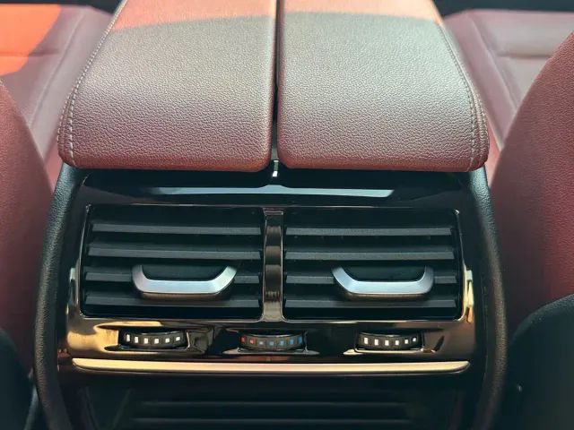 BMW 5 Series — Фото автомобиля 19