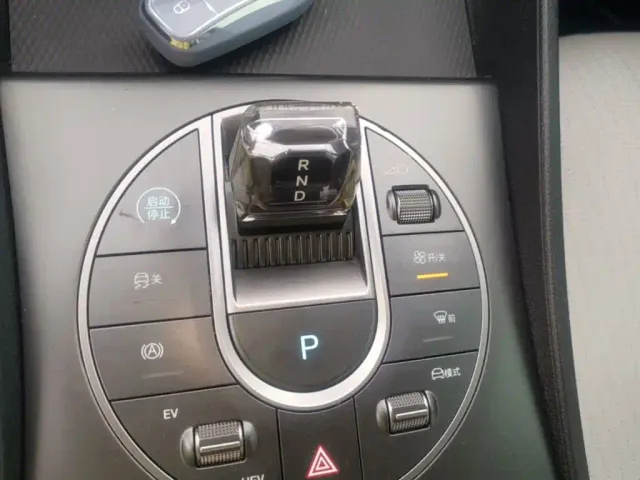 BYD Seal 05 DM-i — Фото автомобиля 13