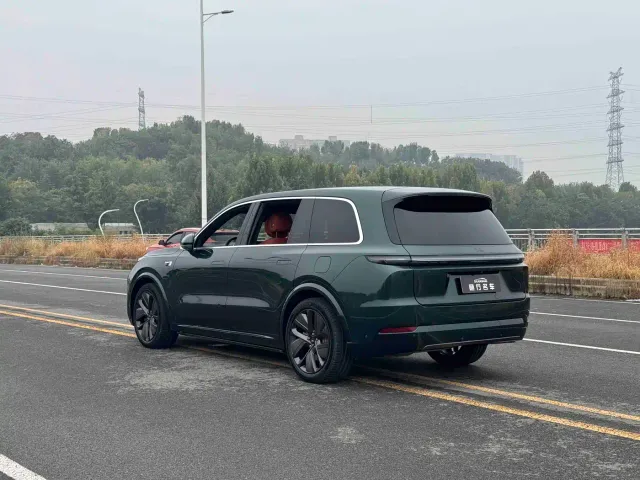 Li Auto L9 — Фото автомобиля 21