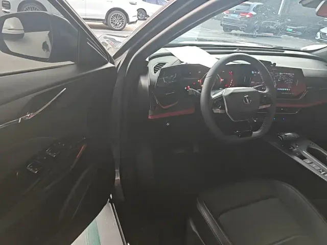 Changan X5 Plus — Фото автомобиля 15