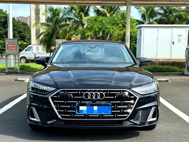 Audi A7L — Фото автомобиля 2