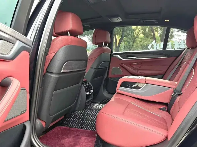BMW 5 Series — Фото автомобиля 8