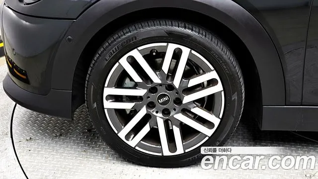 MINI Cooper Convertible 4th Gen — Фото автомобиля 5
