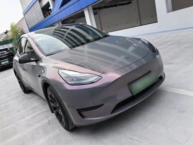 Tesla Model Y — Фото автомобиля 23