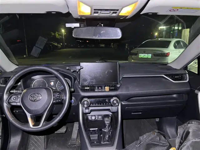 Toyota Wildlander — Фото автомобиля 7