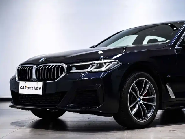 BMW 5 Series — Фото автомобиля 3