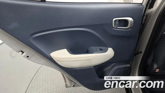 Hyundai Venue — Фото автомобиля 25