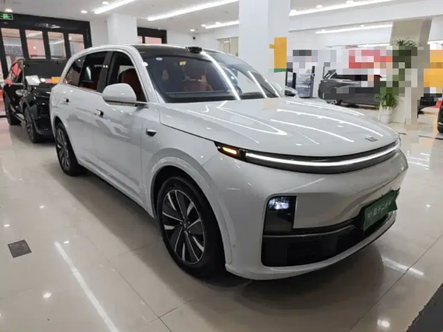 Li Auto L7 — Фото автомобиля 3
