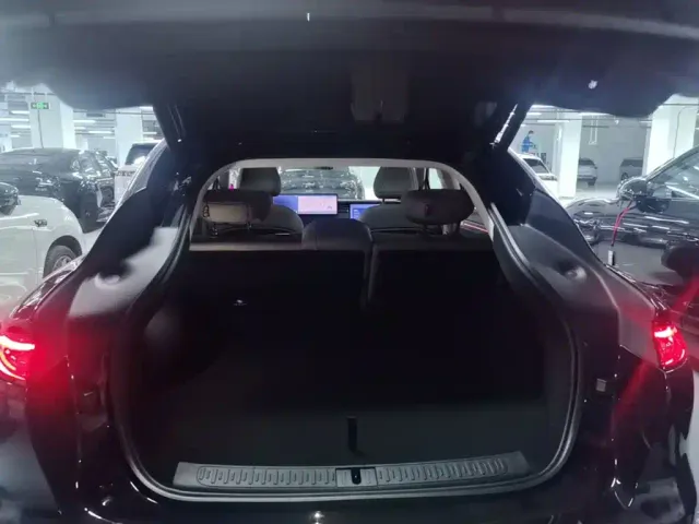 IM Motors LS6 — Фото автомобиля 18
