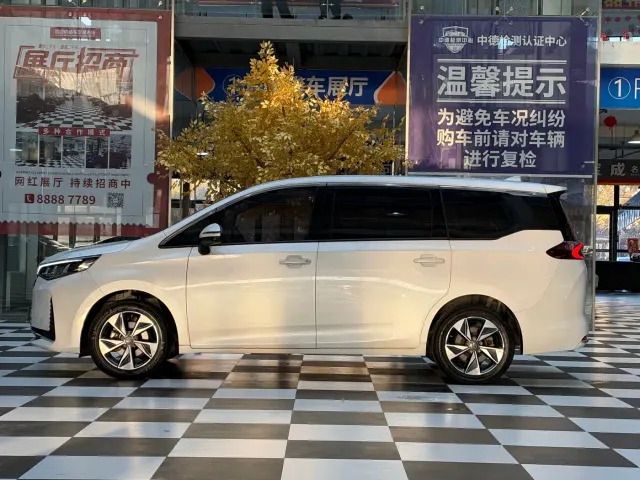 GAC Trumpchi M6 — Фото автомобиля 16