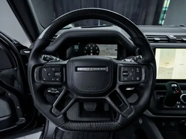 Land Rover Defender — Фото автомобиля 16