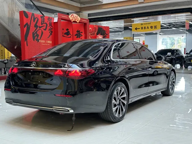 Mercedes-Benz E-Class — Фото автомобиля 10