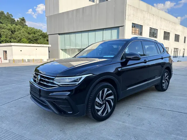 Фотография автомобиля — Volkswagen Tiguan L