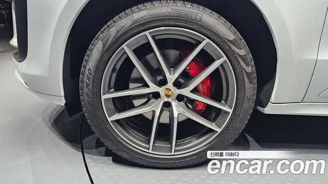 Porsche Macan — Фото автомобиля 5