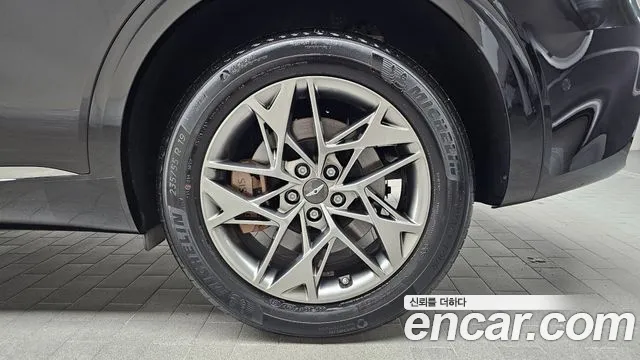 Genesis GV70 — Фото автомобиля 6