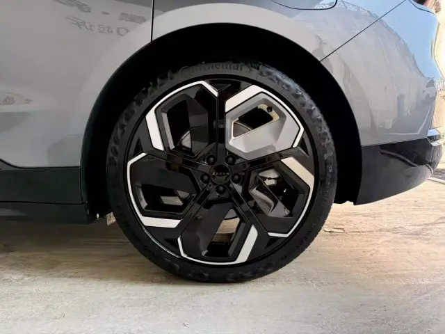 ZEEKR Zeekr 001 2022 Ultra Long Range Dual Motor YOU Edition — Фото автомобиля 20