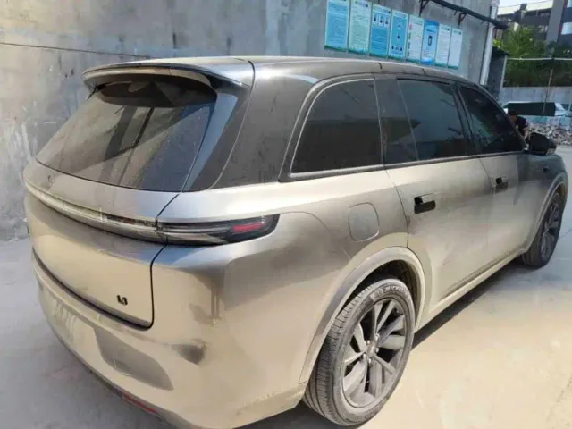 Li Auto L8 — Фото автомобиля 6