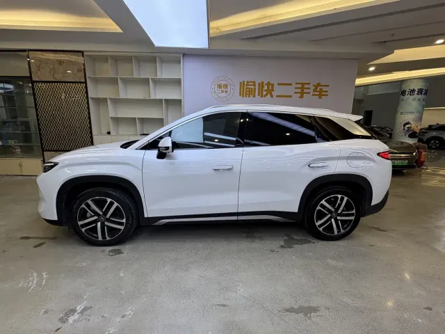 BYD Song L DM-i — Фото автомобиля 4