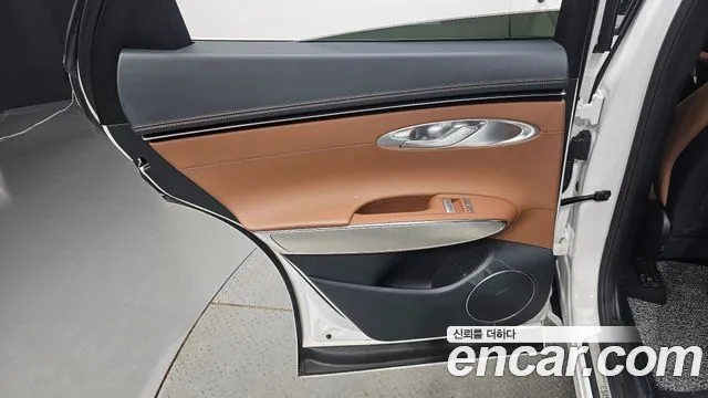 Genesis GV70 — Фото автомобиля 14
