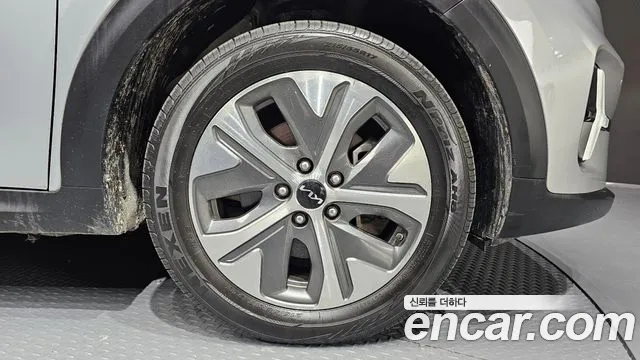 Kia Niro — Фото автомобиля 6
