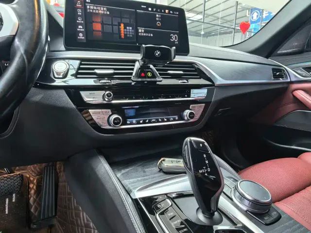 BMW 5 Series — Фото автомобиля 6