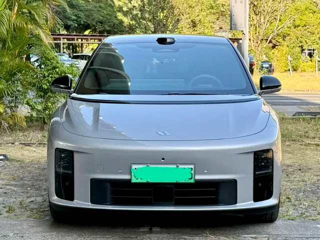 Li Auto i6 — Фото автомобиля 2
