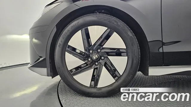 Hyundai Ioniq 6 — Фото автомобиля 5