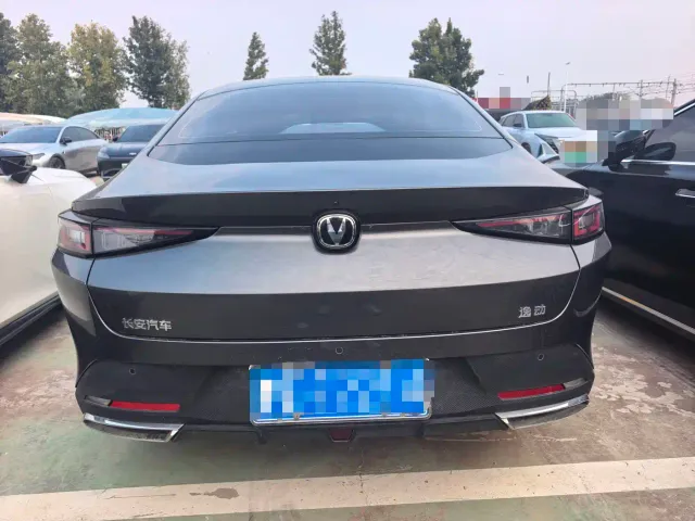 Changan Eado — Фото автомобиля 10