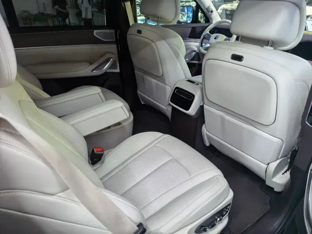 Denza Denza N9 2025 Flagship Model — Фото автомобиля 10