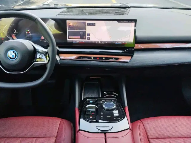 BMW i5 — Фото автомобиля 9