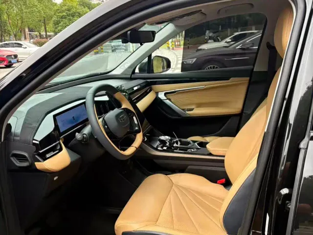 Geely Boyue L — Фото автомобиля 4