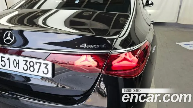 Mercedes-Benz E-Class — Фото автомобиля 21