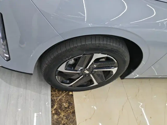 Geely Galaxy L6 — Фото автомобиля 22