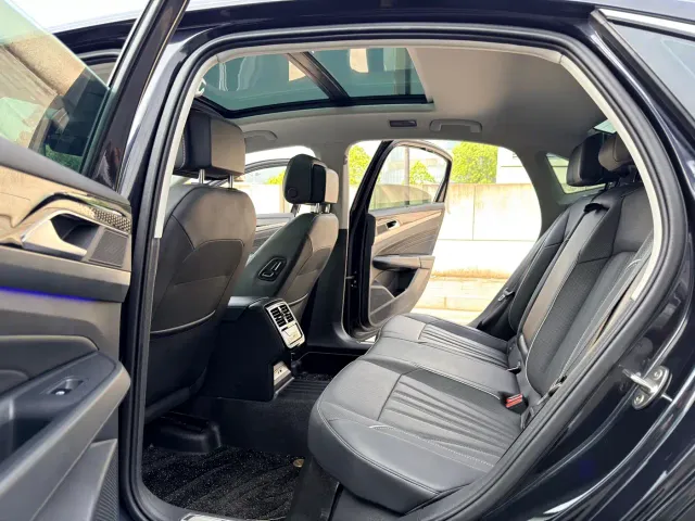 Volkswagen Passat — Фото автомобиля 14