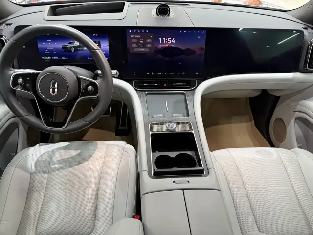 AITO Wenjie AITO M9 2024 Extended Range Ultra 42kWh 6-Seater — Фото автомобиля 4