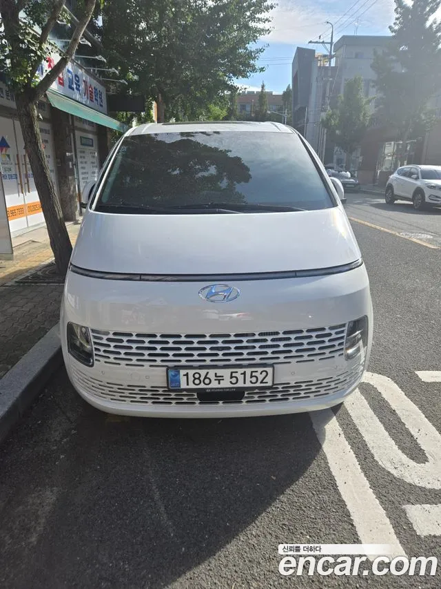 Фотография автомобиля — Hyundai Staria