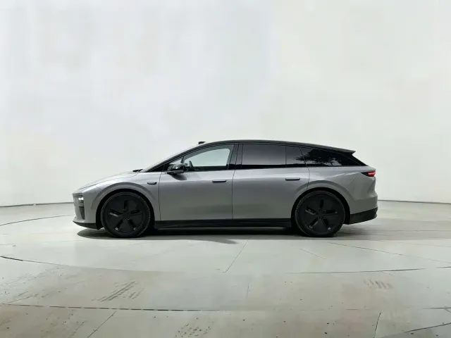 Li Auto i6 — Фото автомобиля 9