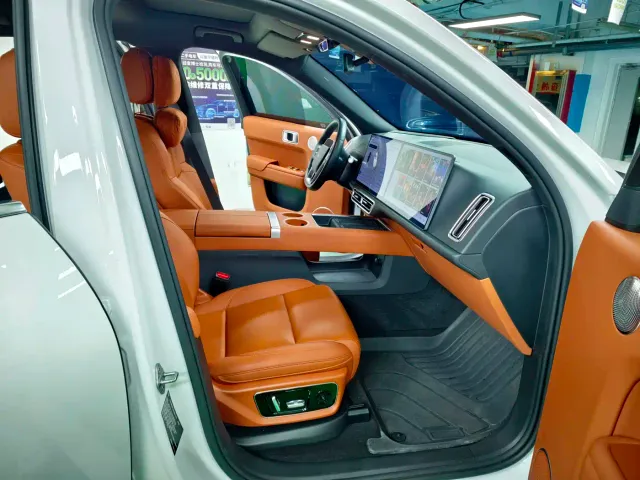Li Auto L7 — Фото автомобиля 7