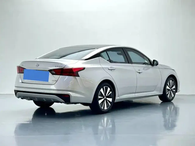 Nissan Teana — Фото автомобиля 4