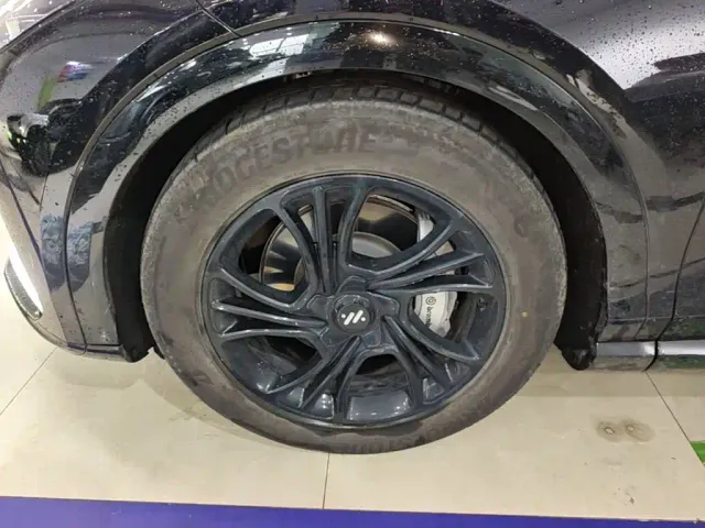 IM Motors IM LS7 — Фото автомобиля 22