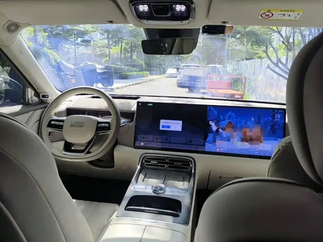 Geely Galaxy M9 — Фото автомобиля 12