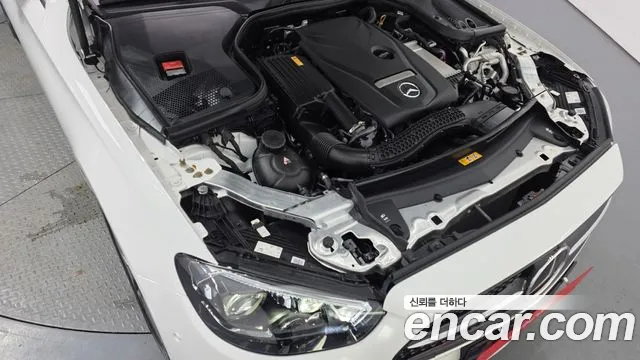 Mercedes-Benz E-Class — Фото автомобиля 5
