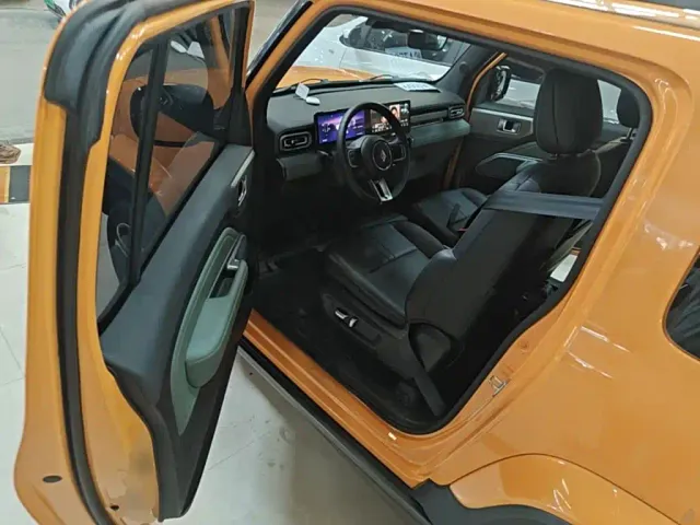 Baojun Yep — Фото автомобиля 15
