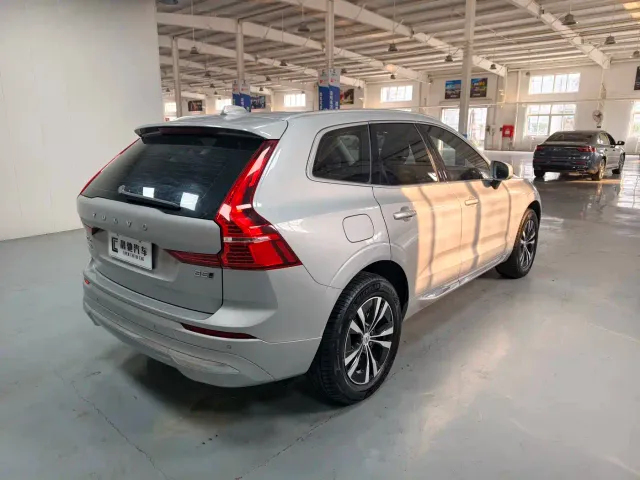 Volvo XC60 — Фото автомобиля 4